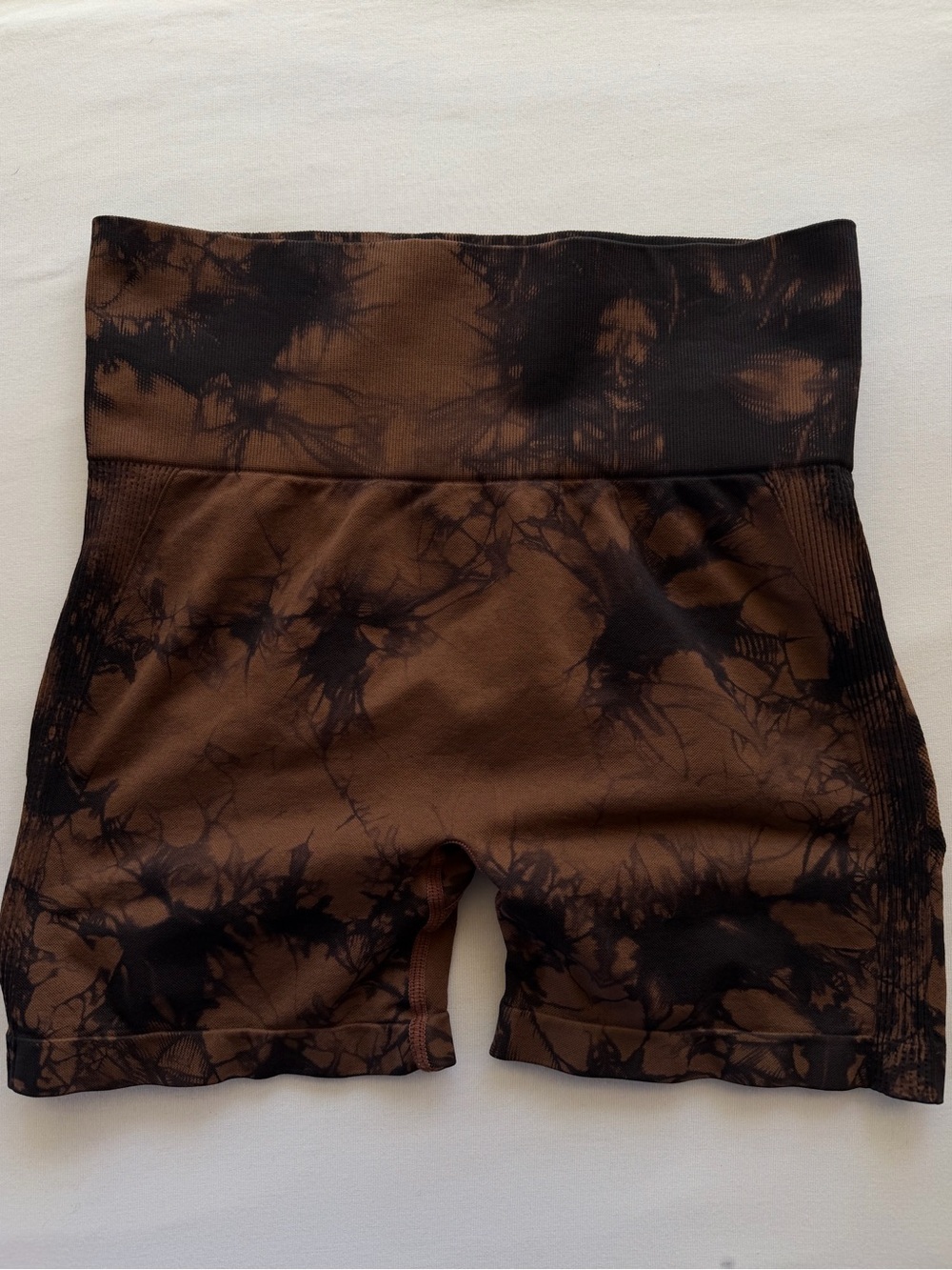 High-Waist Tie-Dye Women's Butt Scrunch Bike Shorts - Brown/Black